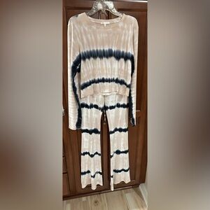 Gianni Bini 2 pc tie dyed lounge set